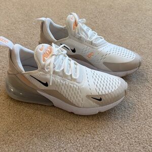 EUC Nike Air Max 270 Sneaker W 9.5